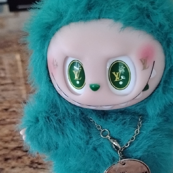 Lafufu - Picture 2 of 3